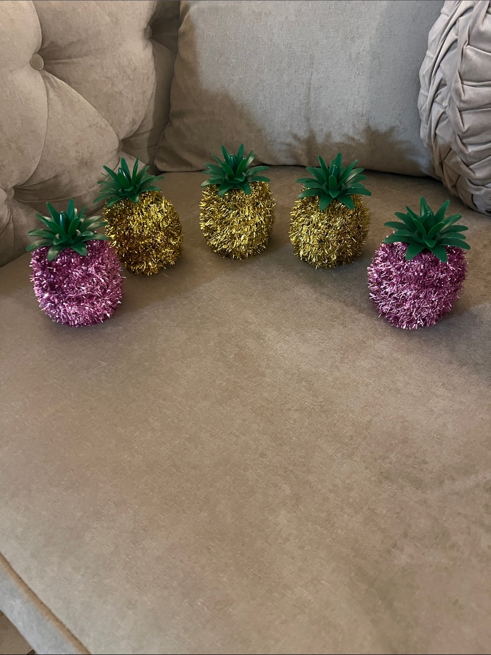 Festive Pineapple Tinsel Table Decor - Pink & Gold